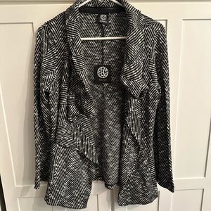 NWT Bobeau sweater 🤍🖤